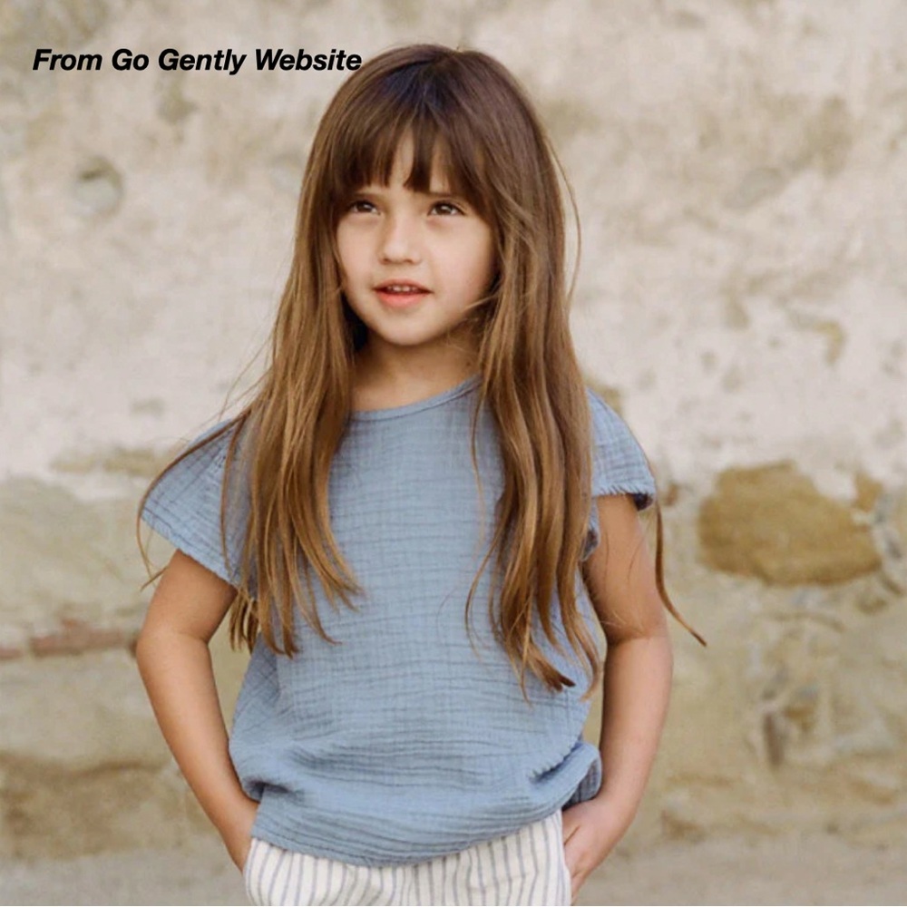 GUC: GO GENTLY GAUZE FLUTTER BLOUSE AND BLOOMER SET IN CORNFLOWER (6-12M)